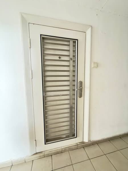 Apartment for Sale at Lake View Suites - Marcus Tey - Entrance - PropertyGuru.com.my