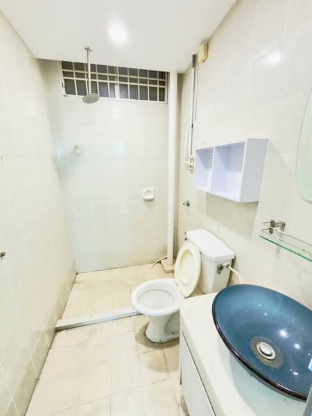 Apartment for Sale at Lake View Suites - Marcus Tey - Bathroom - PropertyGuru.com.my
