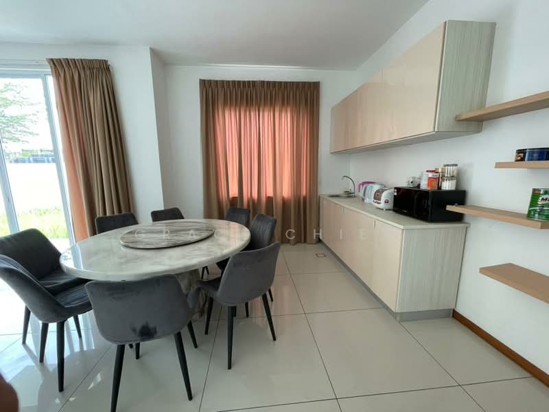 Rumah Teres 3 Tingkat untuk Disewa di Senibong (Permas Jaya) - Grace Chiew - Dining Room - PropertyGuru.com.my