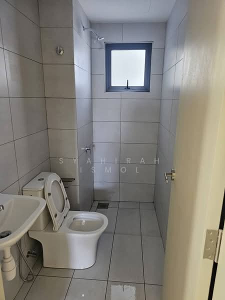 Servis Apartment untuk Disewa di Seiring Residensi - Syahirah Ismol - Bathroom - PropertyGuru.com.my