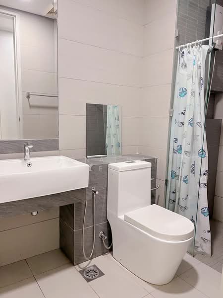 Servis Apartment untuk Disewa di Serini Melawati - Jonathan Yeoh - Bathroom - PropertyGuru.com.my