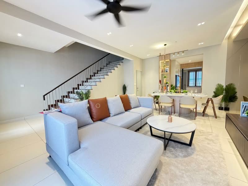 2-storey Terraced House for Sale in Kota Kemuning (Shah Alam) - Thony Tan - Living Room - PropertyGuru.com.my