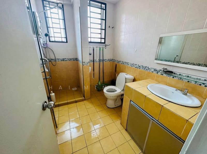 Rumah Teres untuk Disewa di Sungai Long (Bandar Sungai Long) - Chai Ming Hern - Bathroom - PropertyGuru.com.my