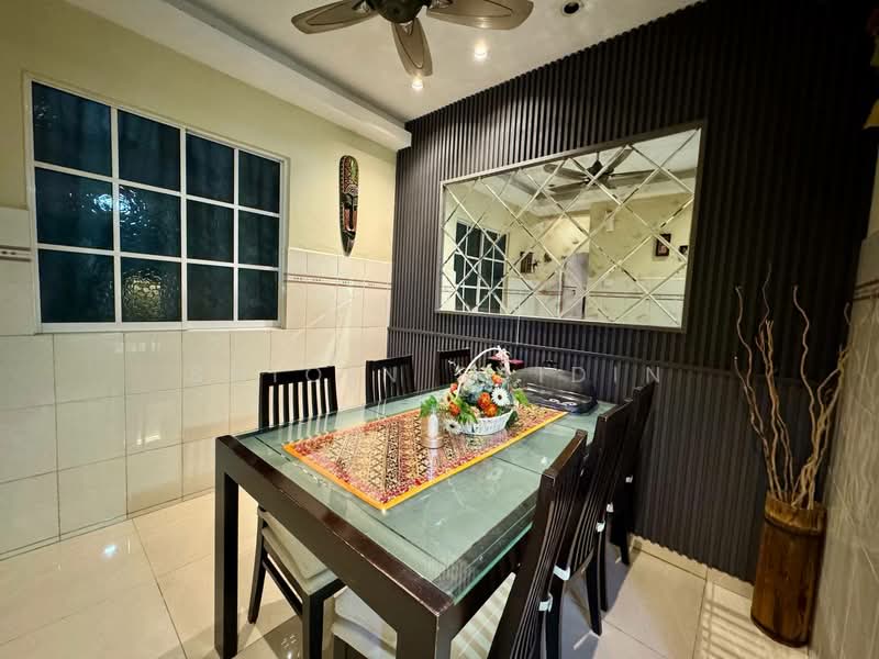 1-storey Terraced House for Sale in Puchong (Selangor) - Shiqin Saidin - Dining Room - PropertyGuru.com.my