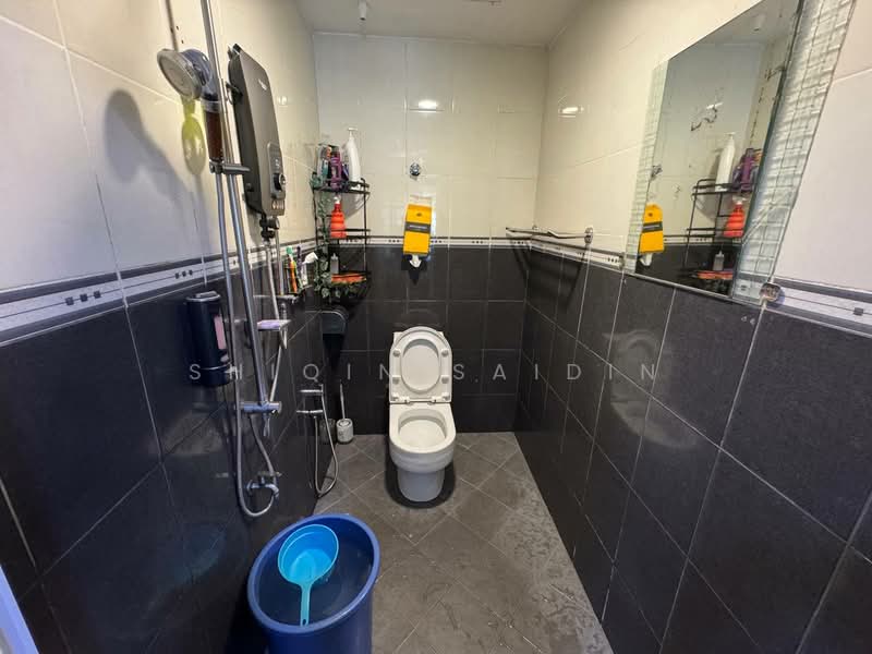 1-storey Terraced House for Sale in Puchong (Selangor) - Shiqin Saidin - Bathroom - PropertyGuru.com.my