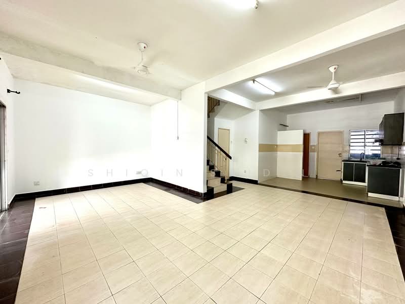 Rumah Teres 2 Tingkat untuk Dijual di Kota Puteri (Batu Arang) - Shiqin Saidin - Living Room - PropertyGuru.com.my