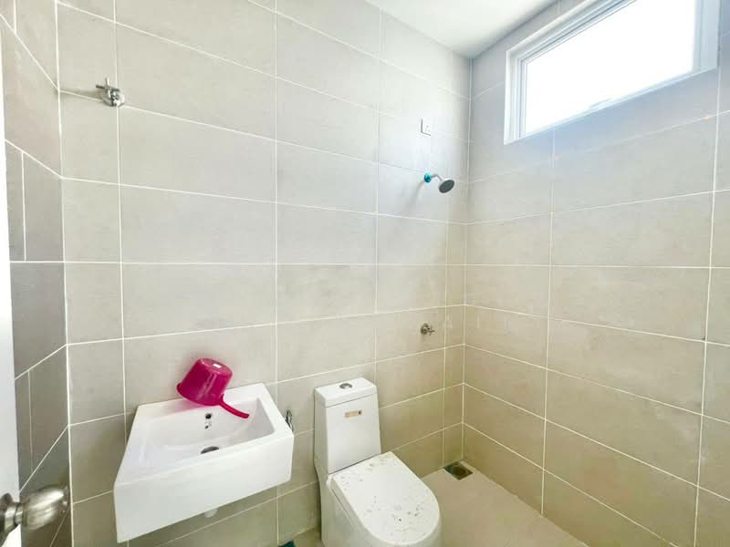 Terraced House for Sale in Seremban (Negeri Sembilan) - Muhammad Ridhwan Mohd Huzairi - Bathroom - PropertyGuru.com.my