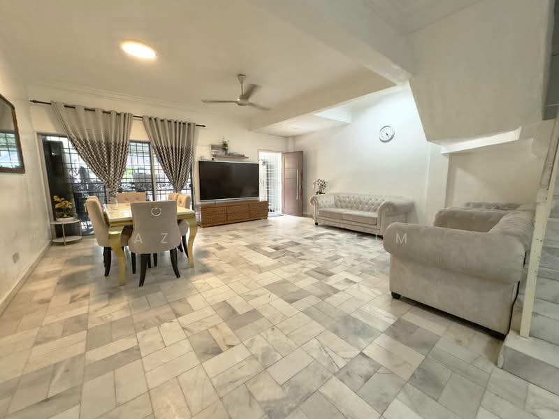Rumah Teres 2 Tingkat untuk Dijual di Taman Kajang Perdana (Kajang) - Azli Ibrahim - Living Room - PropertyGuru.com.my