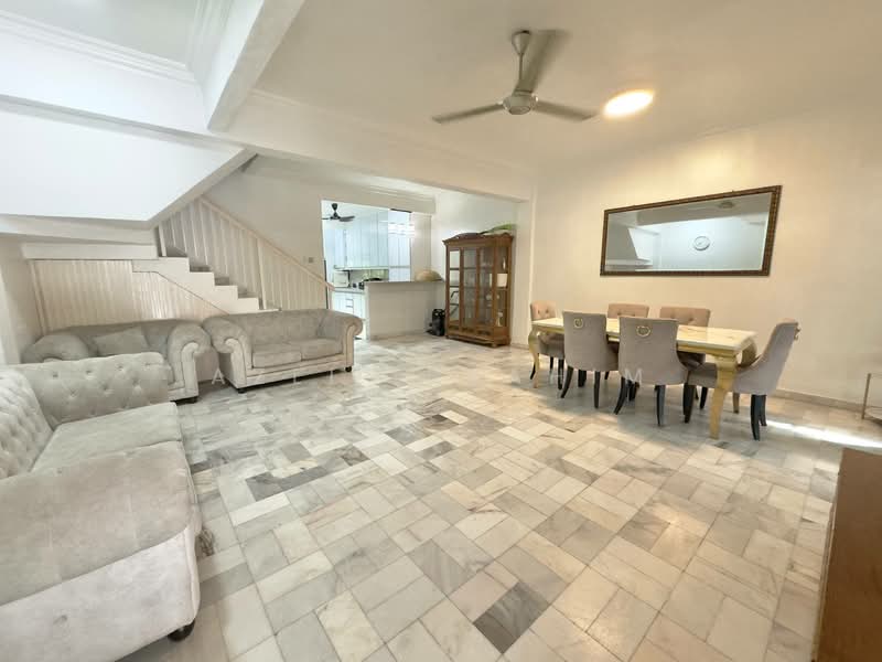 Rumah Teres 2 Tingkat untuk Dijual di Taman Kajang Perdana (Kajang) - Azli Ibrahim - Living Room - PropertyGuru.com.my