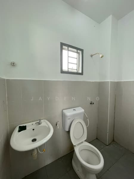 Rumah Teres 2 Tingkat untuk Dijual di Bandar Layangkasa (Pasir Gudang) - Jayden Ng - Bathroom - PropertyGuru.com.my