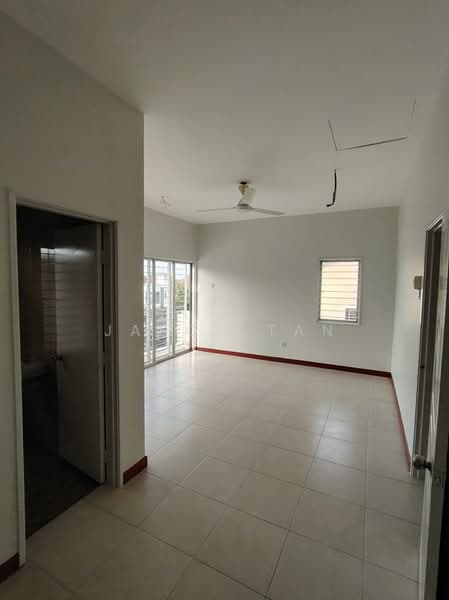 2-storey Terraced House for Sale in D'alpinia (Puchong) - Jason Tan - Living Room - PropertyGuru.com.my