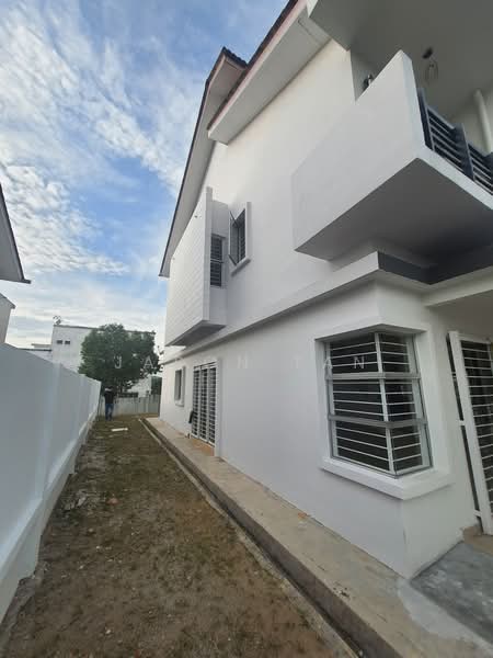 2-storey Terraced House for Sale in D'alpinia (Puchong) - Jason Tan - Exterior - PropertyGuru.com.my