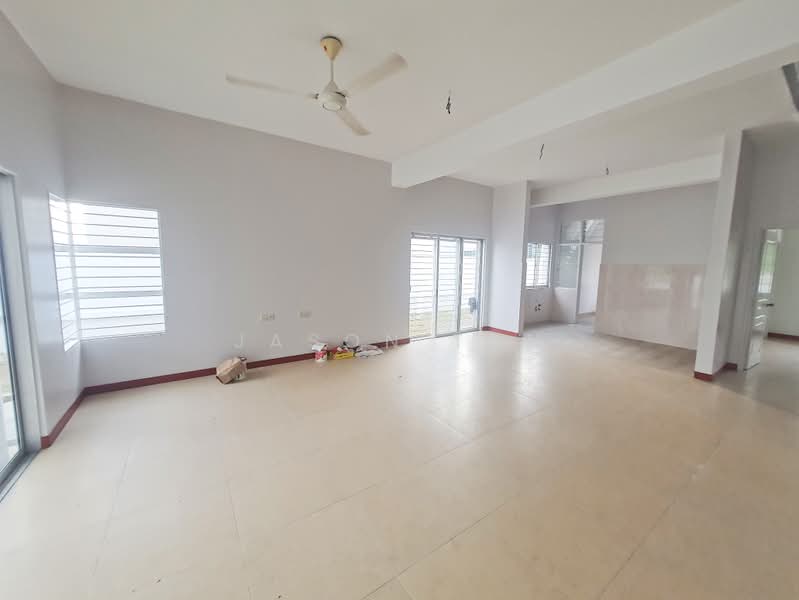 2-storey Terraced House for Sale in D'alpinia (Puchong) - Jason Tan - Living Room - PropertyGuru.com.my