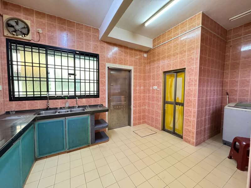 Rumah Teres 2 Tingkat untuk Dijual di Taman Setia Indah (Tebrau) - Grace Chiew - Kitchen - PropertyGuru.com.my