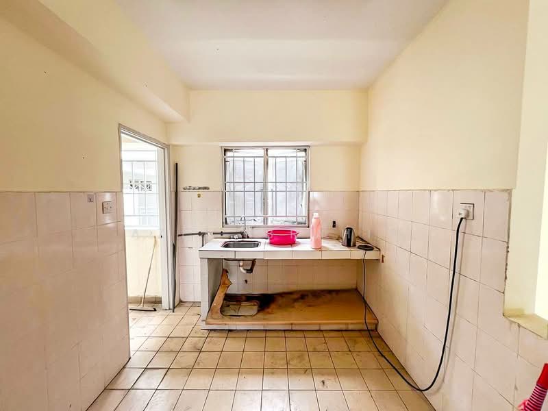Kondominium untuk Dijual di Warisan City View - Azli Ibrahim - Kitchen - PropertyGuru.com.my