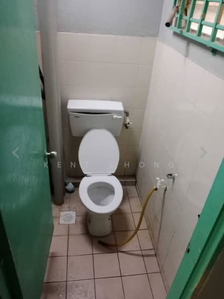 Flat for Sale at Bandar Bukit Tinggi 2 - Kent Chong - Bathroom - PropertyGuru.com.my
