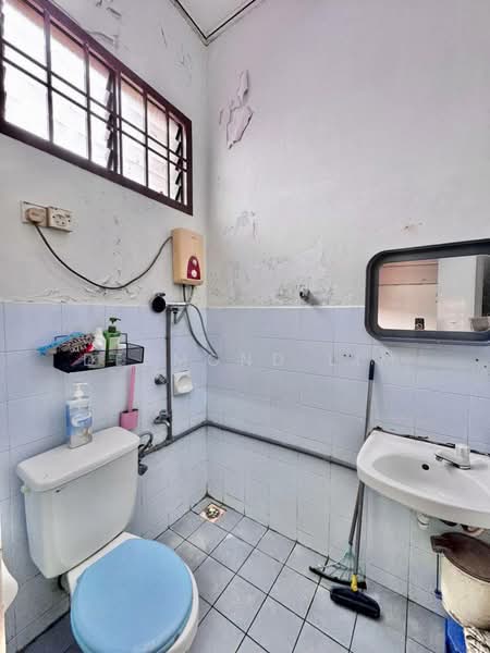 Rumah Teres 1.5 Tingkat untuk Dijual di Ulu Tiram (Johor) - Desmond Lim - Bathroom - PropertyGuru.com.my