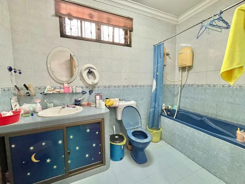 Rumah Teres 2 Tingkat untuk Dijual di Taman Desa Tebrau (Tebrau) - Pauline Ng - Bathroom - PropertyGuru.com.my