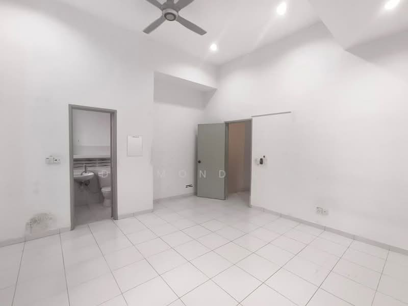 2-storey Terraced House for Sale in Tebrau (Johor) - Desmond Lim - Bathroom - PropertyGuru.com.my