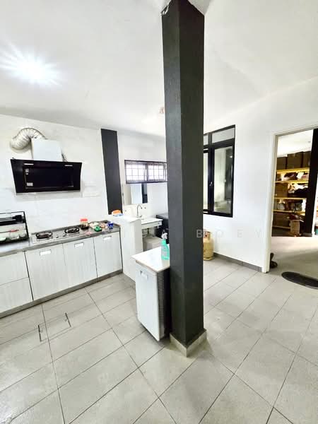 Semi-Detached House for Rent in Johor Bahru (Johor) - Jessica Boey - Kitchen - PropertyGuru.com.my