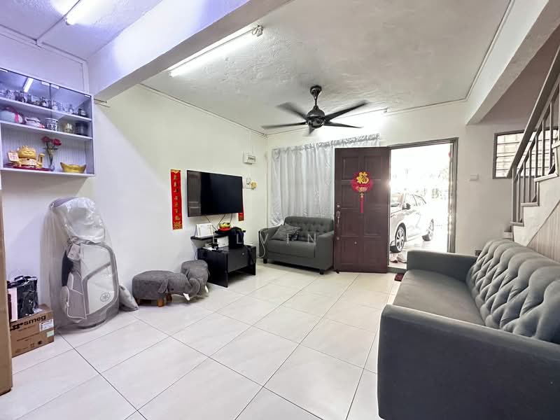 2-storey Terraced House for Sale in Taman Bukit Rawang Jaya (Rawang) - Kelvin . - Living Room - PropertyGuru.com.my