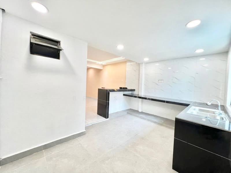 Rumah Teres 2 Tingkat untuk Dijual di Taman Desa Cemerlang (Ulu Tiram) - Bro Sham - PropertyGuru.com.my