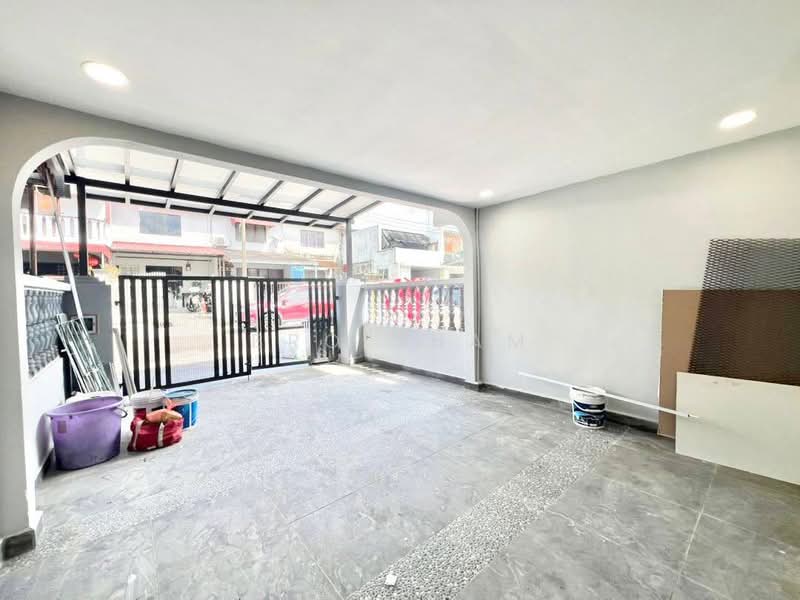 Rumah Teres 2 Tingkat untuk Dijual di Taman Desa Cemerlang (Ulu Tiram) - Bro Sham - PropertyGuru.com.my