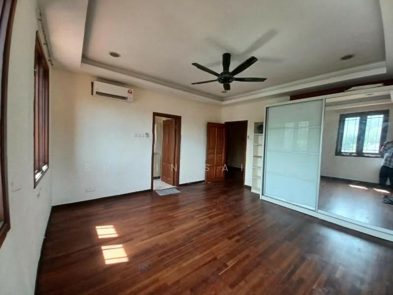 Rumah Banglo untuk Dijual di Seksyen 11 (Shah Alam) - Shiqin Saidin - Bedroom - PropertyGuru.com.my