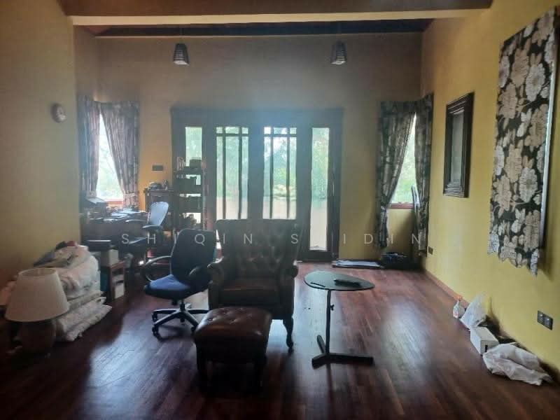 Rumah Banglo untuk Dijual di Seksyen 11 (Shah Alam) - Shiqin Saidin - Study - PropertyGuru.com.my