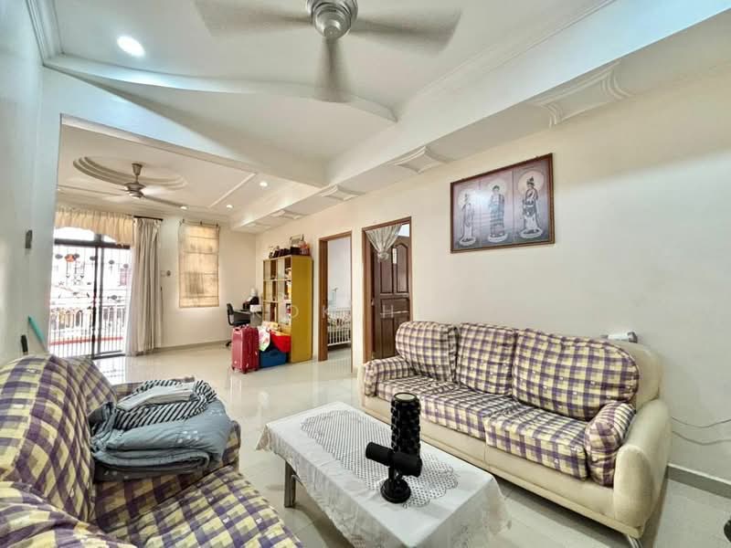 Rumah Teres 2 Tingkat untuk Dijual di Taman Desa Tebrau (Tebrau) - Kok Hui - Living Room - PropertyGuru.com.my