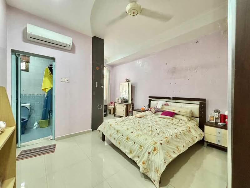 Rumah Teres 2 Tingkat untuk Dijual di Taman Desa Tebrau (Tebrau) - Kok Hui - Bedroom - PropertyGuru.com.my