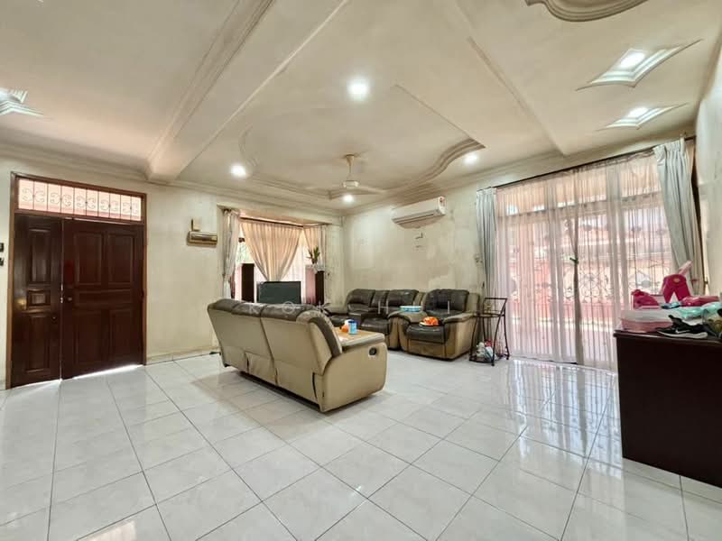 Rumah Teres 2 Tingkat untuk Dijual di Taman Desa Tebrau (Tebrau) - Kok Hui - Living Room - PropertyGuru.com.my