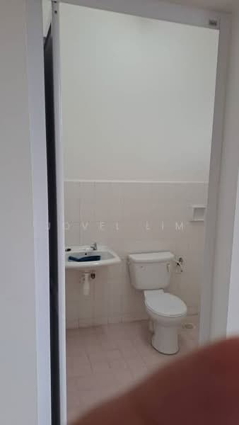 Rumah Teres 2 Tingkat untuk Dijual di Taman Megah Ria (Masai) - Jovel Lim - Bathroom - PropertyGuru.com.my