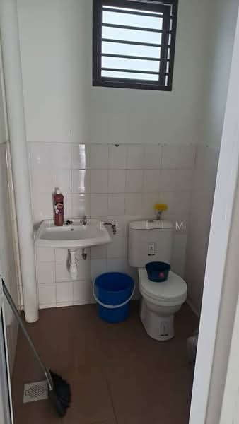 Rumah Teres 2 Tingkat untuk Dijual di Taman Megah Ria (Masai) - Jovel Lim - Bathroom - PropertyGuru.com.my