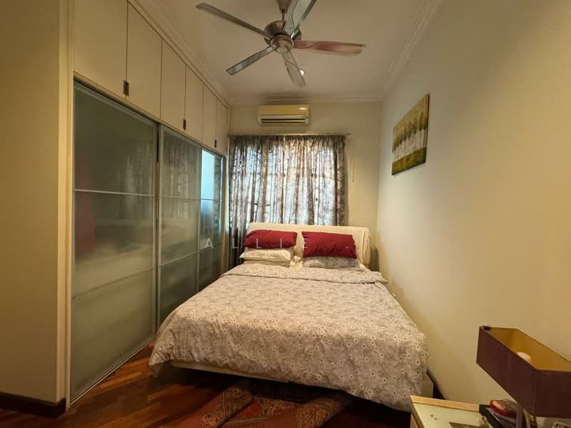 Bungalow for Sale in Ara Damansara (Selangor) - Allie . - Bedroom - PropertyGuru.com.my