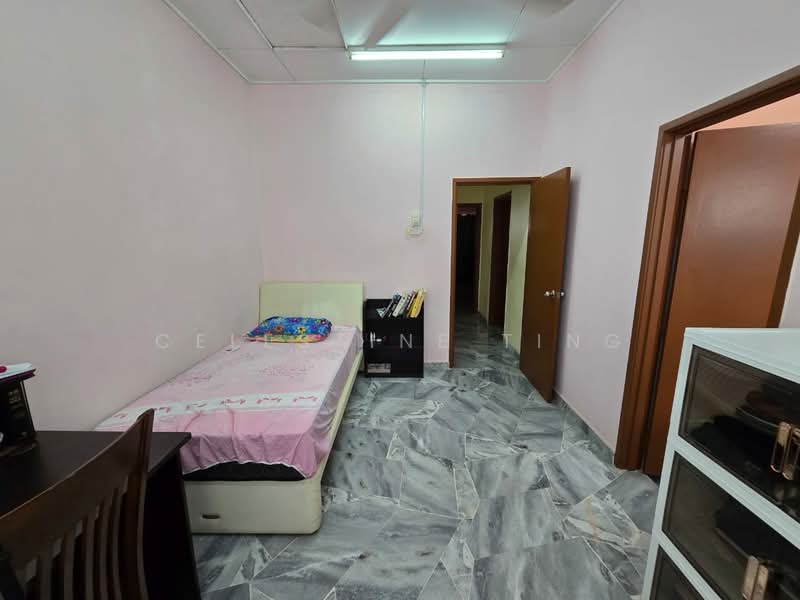 Rumah Teres 2 Tingkat untuk Dijual di Taman Desa Mewah (Semenyih) - Celestine Ting - Bedroom - PropertyGuru.com.my