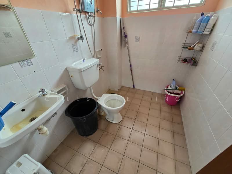 Rumah Teres 2 Tingkat untuk Dijual di Taman Desa Mewah (Semenyih) - Celestine Ting - Bathroom - PropertyGuru.com.my