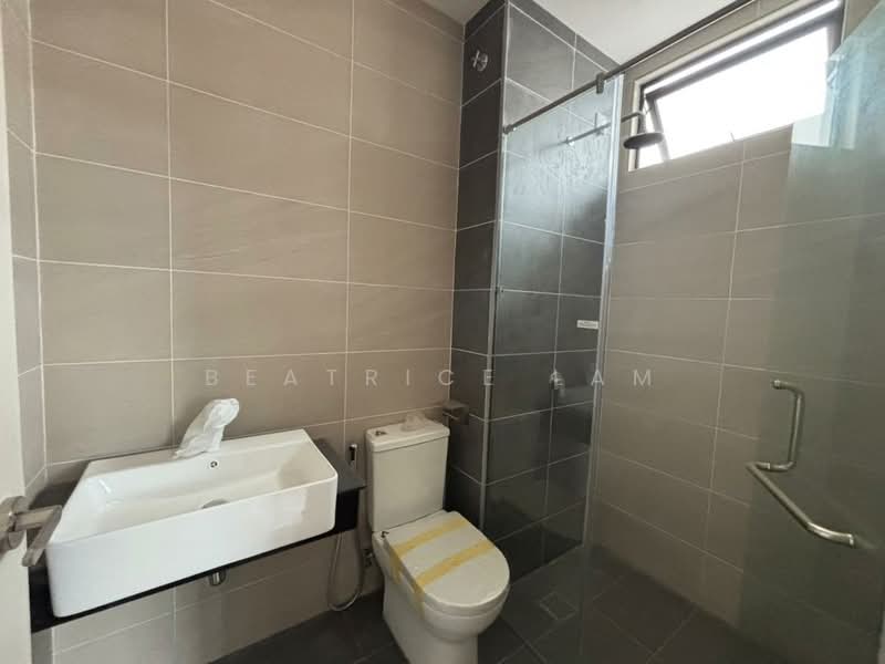 Semi-Detached House for Sale in Taman Sutera Utama (Skudai) - Beatrice Lam - Bathroom - PropertyGuru.com.my