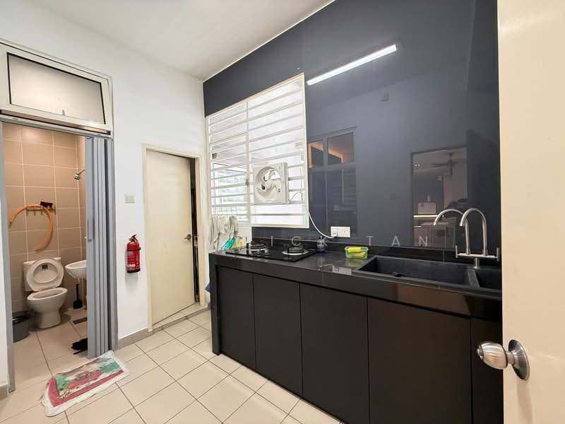 Condominium for Sale at Damansara Foresta - Frederick Tan - Kitchen - PropertyGuru.com.my