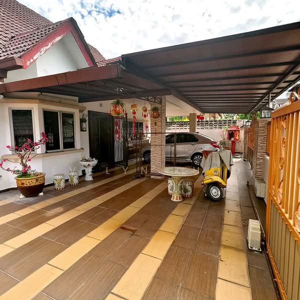 Rumah Banglo untuk Dijual di Rawang (Selangor) - Evelyn Khoo - Car Porch - PropertyGuru.com.my
