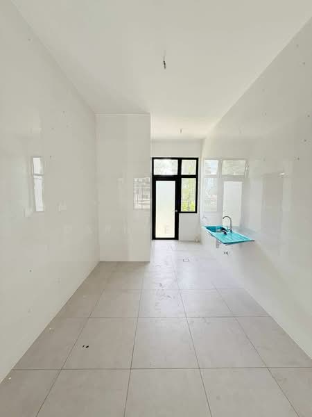 2-storey Terraced House for Sale in Taman Mount Austin (Tebrau) - Daphne Lee - Kitchen - PropertyGuru.com.my