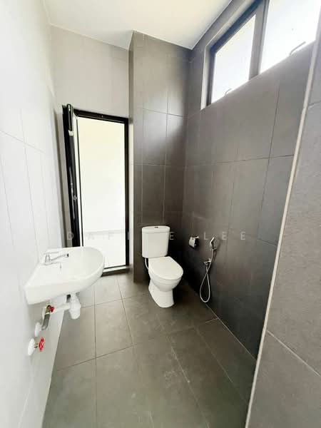 2-storey Terraced House for Sale in Taman Mount Austin (Tebrau) - Daphne Lee - Bathroom - PropertyGuru.com.my
