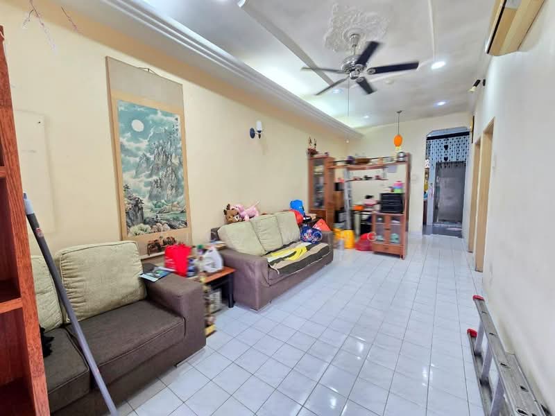 Rumah Teres 1 Tingkat untuk Dijual di Taman Megah Ria (Masai) - Rich Wong - Living Room - PropertyGuru.com.my