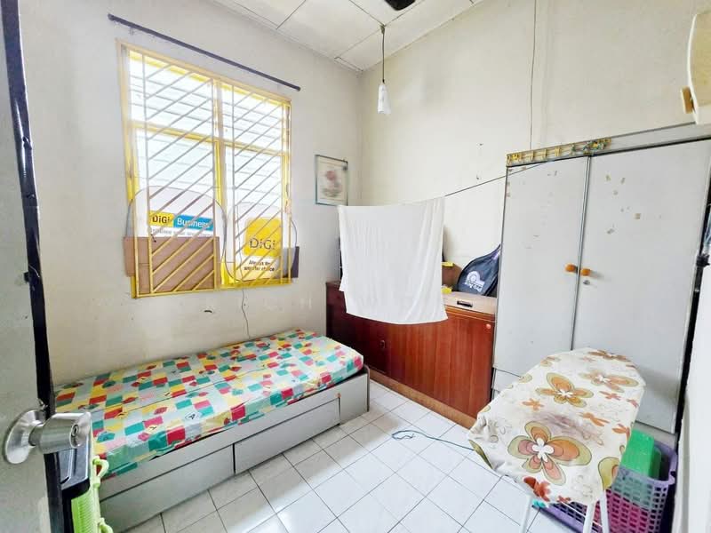 Rumah Teres 1 Tingkat untuk Dijual di Taman Megah Ria (Masai) - Rich Wong - Bedroom - PropertyGuru.com.my
