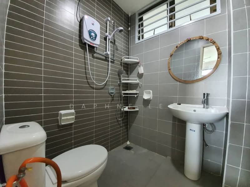 Servis Apartment untuk Disewa di Palazio - Daphne Lee - Bathroom - PropertyGuru.com.my