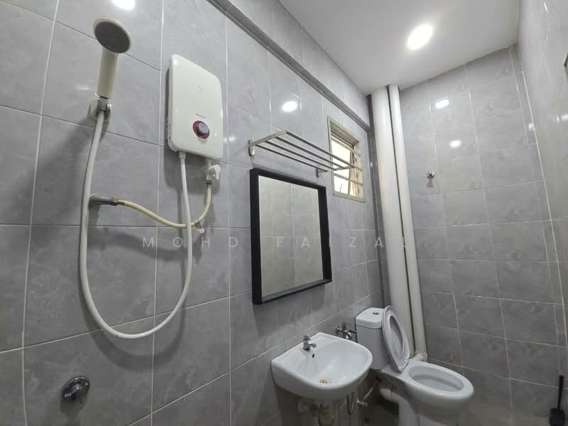 Apartment for Sale at Vesta View - Mohd Faizal - Bathroom - PropertyGuru.com.my