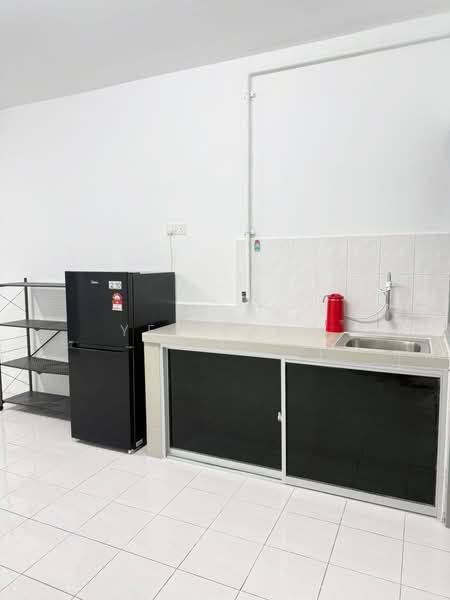 Apartment for Rent at Pangsapuri Cemara - Yee Fang - Kitchen - PropertyGuru.com.my