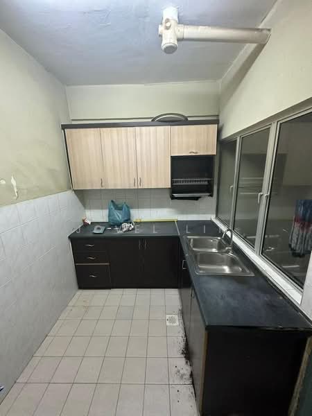 Pangsapuri untuk Dijual di Sri Kenari Apartment - Jovel Lim - Kitchen - PropertyGuru.com.my