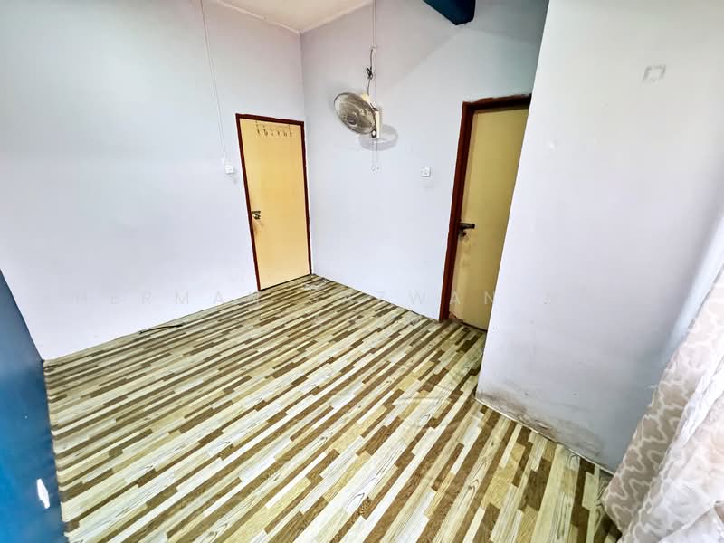 2-storey Terraced House for Sale in Taman Seri Sementa (Kapar) - Herman Sazwan Nor Rahim - Bedroom - PropertyGuru.com.my