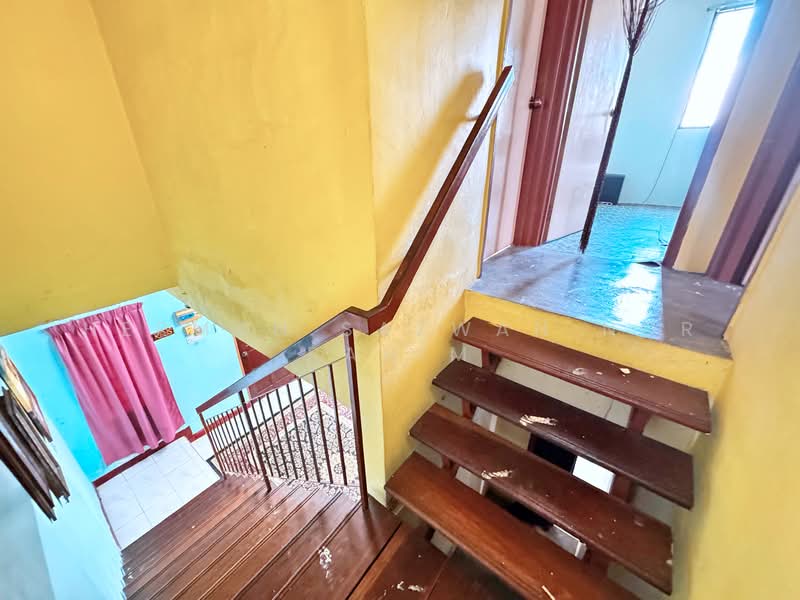 2-storey Terraced House for Sale in Taman Seri Sementa (Kapar) - Herman Sazwan Nor Rahim - Stair - PropertyGuru.com.my